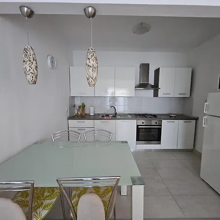 Viola Kampor Lägenhet *