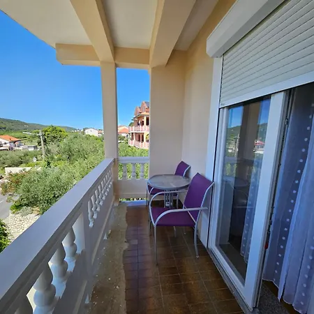 Viola Kampor Lägenhet