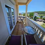 Viola Kampor Apartment