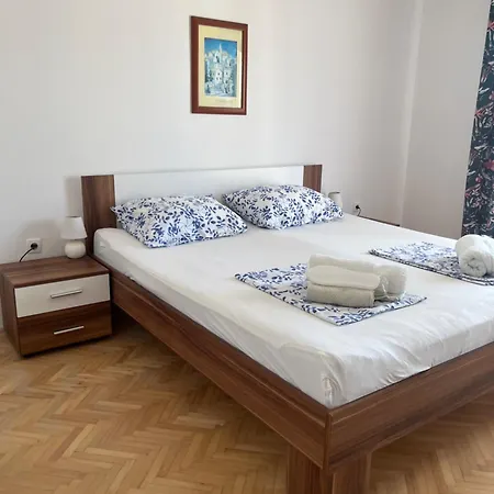 Viola Kampor 아파트 *