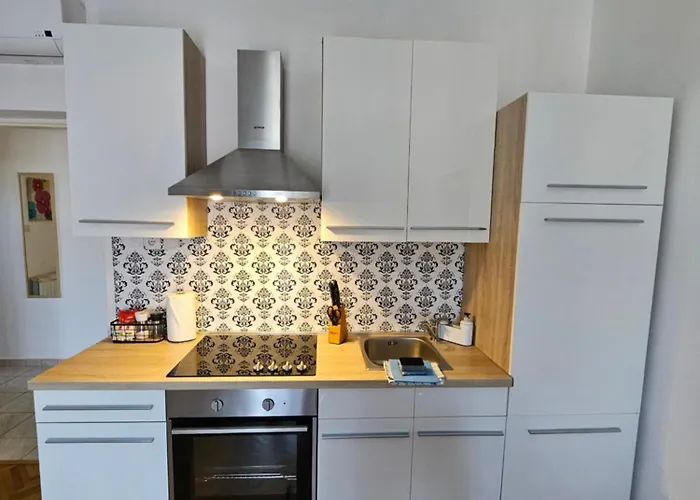 Viola Kampor * 拉布