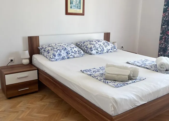 Viola Kampor 公寓 *